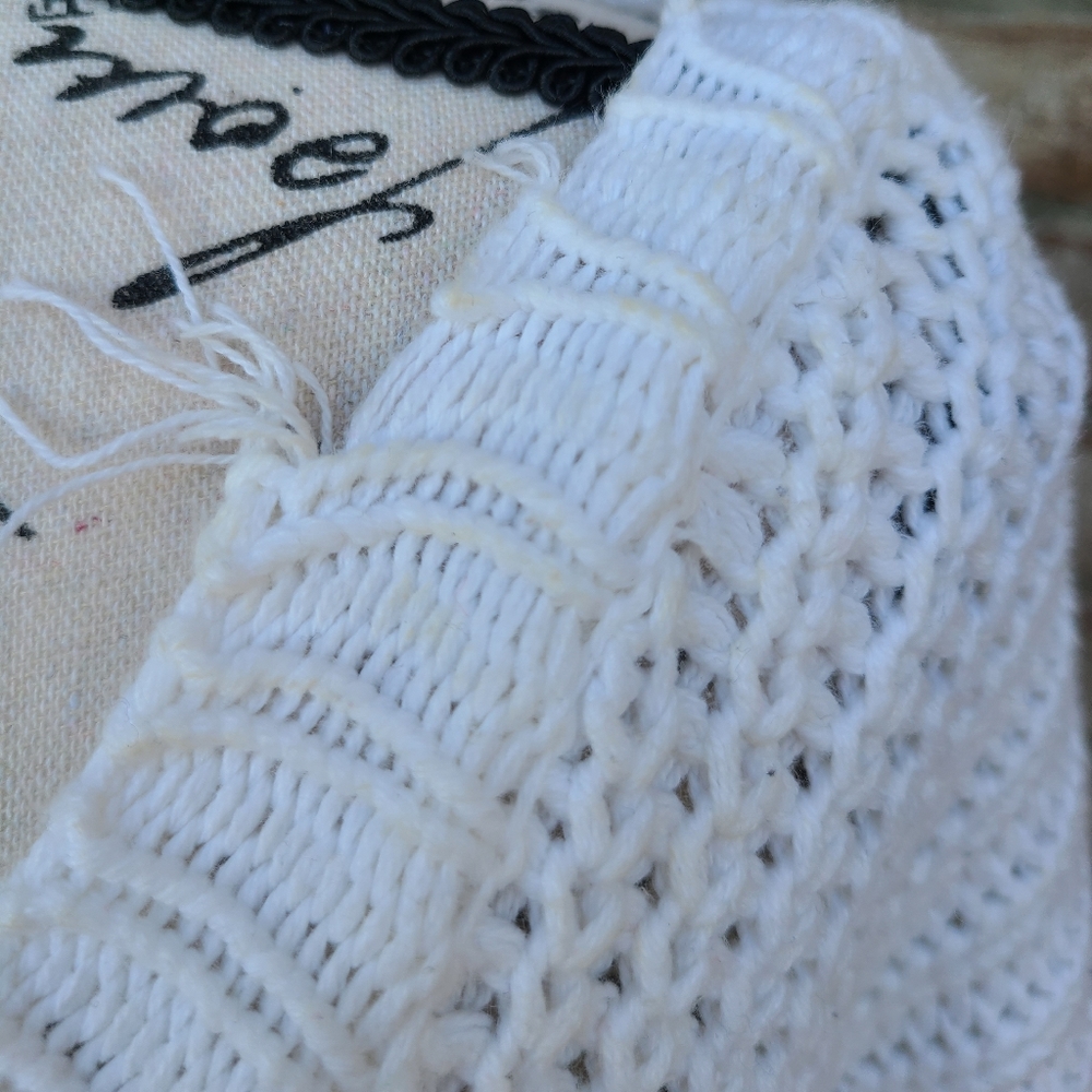 Forever 21 Raw Hem Deep V-Neck Kint Sweater White Oversized Small - Picture 3 of 4